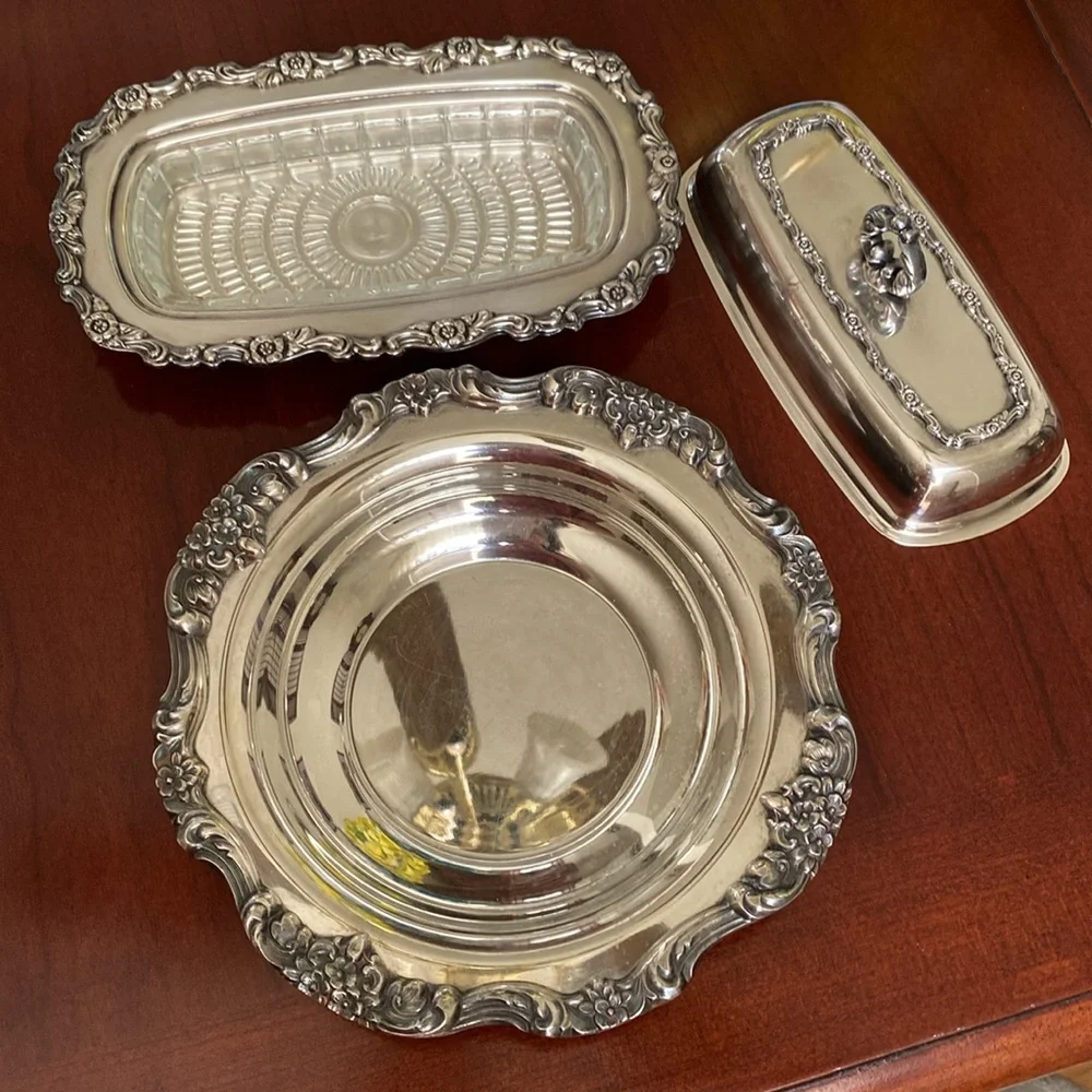 Silver Plated Wm. A Rogers Butter Dish and Bowl - Picture 9 of 10
